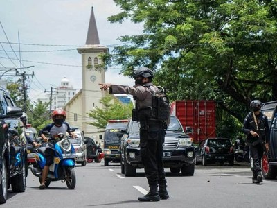 Indonesia police find explosives in raid related to church attack