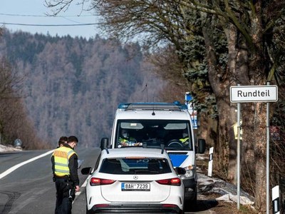 Germany announces tougher land border checks