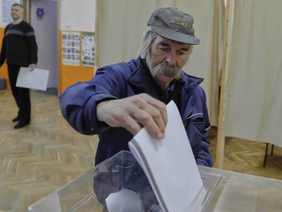 Virus could raise vote-buying risk in Bulgaria election: report