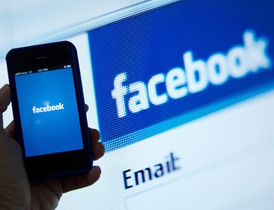 Facebook's chief revenue officer to leave later this year