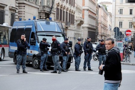 Italy police arrest Russian official, Italian navy captain in spying case