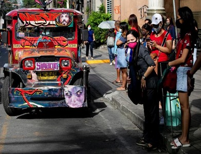 Filipino devotees self-flagellate for Easter, defying ban on gatherings