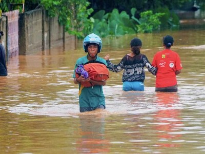 More than 90 dead in Indonesia, East Timor floods, dozens missing