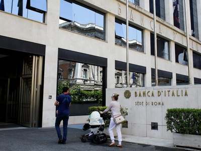 Italian banks boost corporate lending and domestic bond holdings
