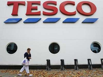 Tesco reports 2bn pounds profit after exceptionally strong sales