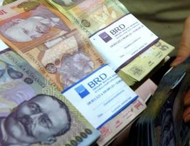 Romanian leu flat after govt friction, most shares move in tight range
