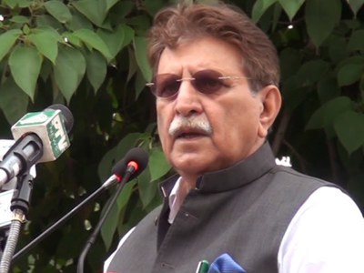 AJK PM inaugurates mass vaccination center in Muzaffarabad
