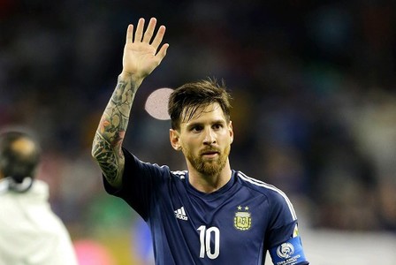 Sensational Messi scores twice as Barca beat Athletic to win Copa del Rey