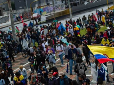 Dozens arrested in fresh Colombia protests: police Dozens arrested in fresh Colombia protests: police
