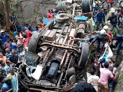 At least 10 dead in road Texas crash near Mexico border At least 10 dead in road Texas crash near Mexico border