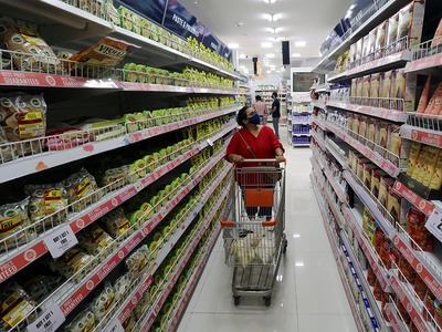 Bezos vs Ambani: Amazon scores big win as India court stalls Future's $3.4 billion retail deal