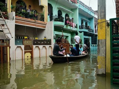 Thousands rescued as Ganges floods in India