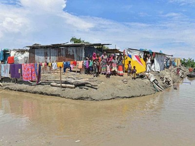 Floods threaten hundreds of thousands in northeast India