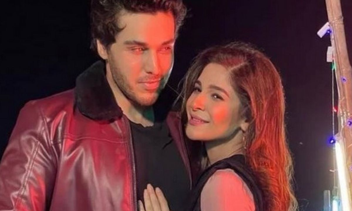 Ayesha Omar, Ahsan Khan wrap up 'Rehbra'