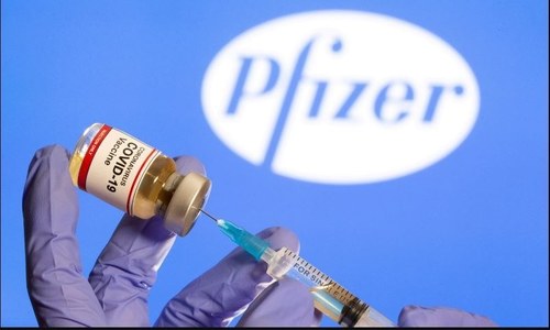 US authorizes Pfizer Covid booster for the elderly and high-risk