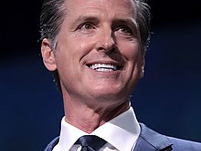 California governor signs $15bn package to tackle climate change