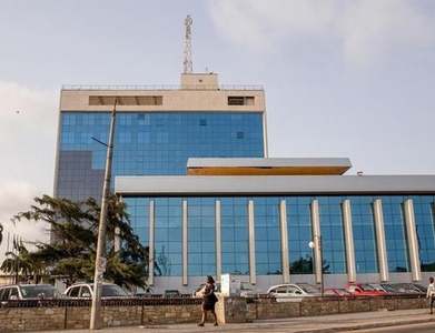 Bank of Ghana holds key interest rate at 13.5%