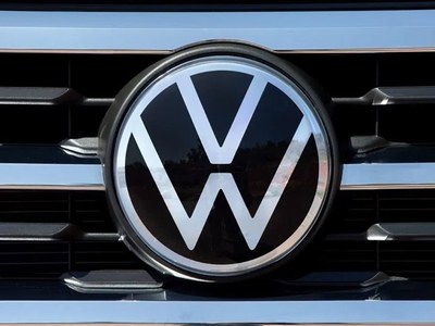 Chief executive of VW's truck unit Traton replaced by Scania boss
