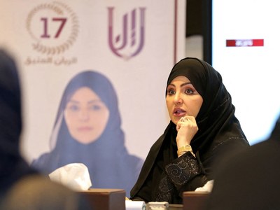Qatari women take careful steps at first polls