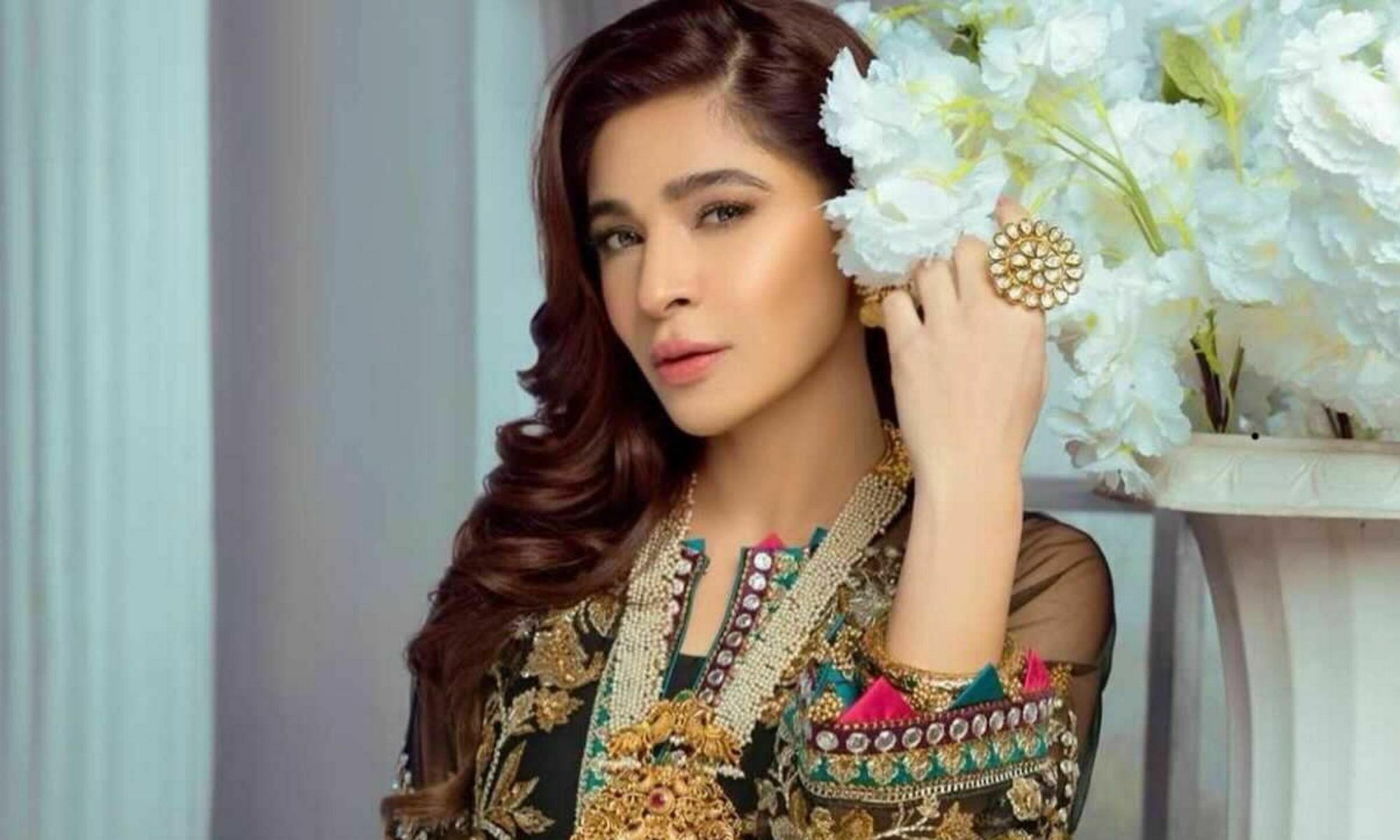 Ayesha Omar marks 12 years of &lsquo;Bulbulay&rsquo;