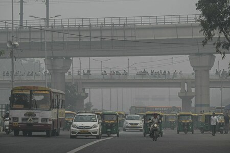 Delhi wakes to post-Diwali smog