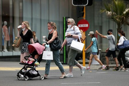 Aucklanders return to malls as New Zealand eases lockdown in biggest city