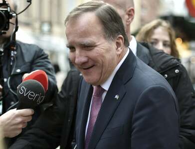 Swedish PM resigns, finance minister likely successor