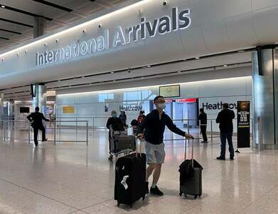 Australia bans southern Africa flights over virus concerns