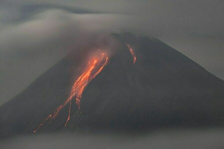 Indonesia volcano eruption death toll rises to 34: disaster agency