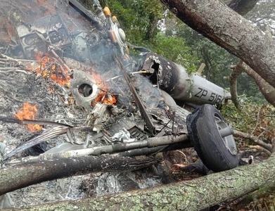 India's defence chief, 12 others killed in chopper crash