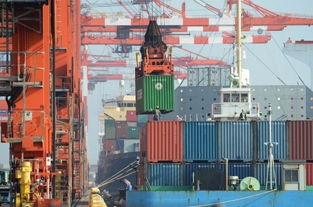 Qatar targets $10bn of investments in US ports Qatar targets $10bn of investments in US ports