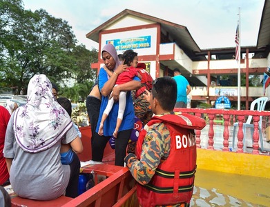 Malaysia floods death toll rises to 27