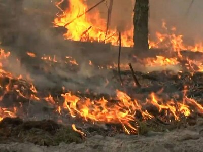 Hundreds of homes feared lost in Colorado wildfires