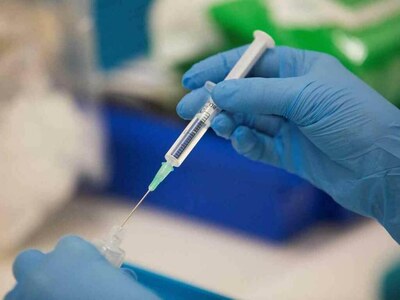 Hungary to offer fourth virus jab as Omicron spreads