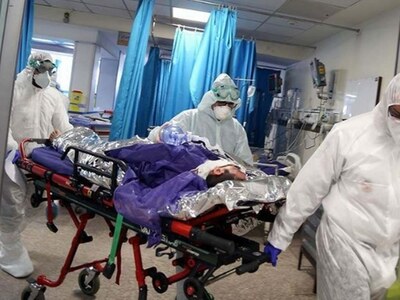 Number of French COVID-19 ICU patients falls, despite record infections