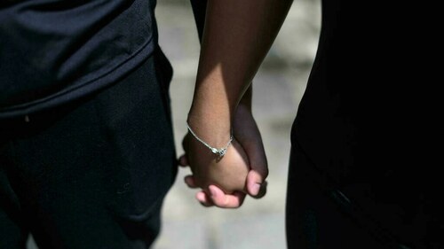 Chinese couple trapped on lockdown date get engaged
