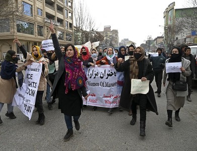 Afghan women activists go into hiding after Taliban crackdown