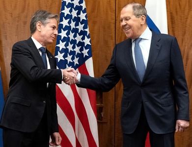 US, Russia promise to work to ease Ukraine tensions