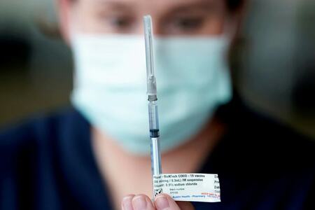 Australia suffers deadliest day of pandemic, expands booster eligibility
