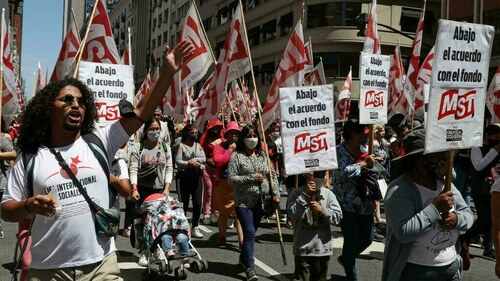 Thousands protest Argentina's debt deal with IMF
