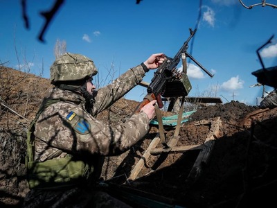 Ukraine soldier killed, six wounded in war-torn east