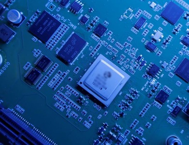 US governors urge swift action on $52 billion chip funding bill