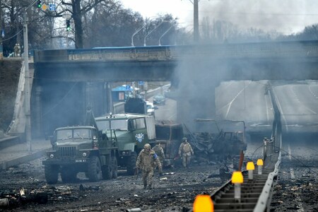 Blasts heard in Kyiv, fighting reported in vicinity