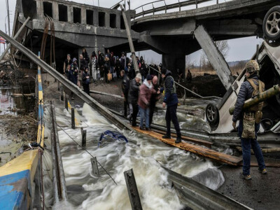 Moscow says it will let Ukrainian civilians flee - to Russia