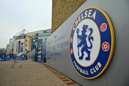 UK says Chelsea can keep playing after Abramovich sanction, sale halted