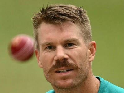 Australia&rsquo;s Warner pledges to attend idol Warne&rsquo;s funeral
