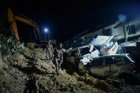 Four killed in Malaysia landslide due to &lsquo;unusual&rsquo; heavy rains