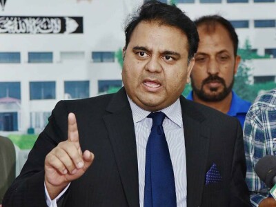 Govt to seek SC&rsquo;s advice on disqualification of MNAs who are &lsquo;horse-trading&rsquo;: Fawad