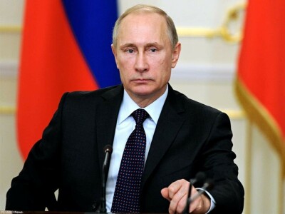 Putin discusses Ukraine with Russian security council
