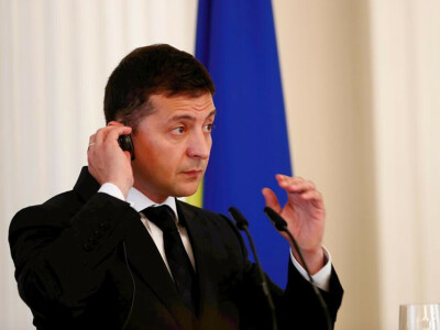 Zelensky calls for fresh talks, Russia says entered Mariupol centre